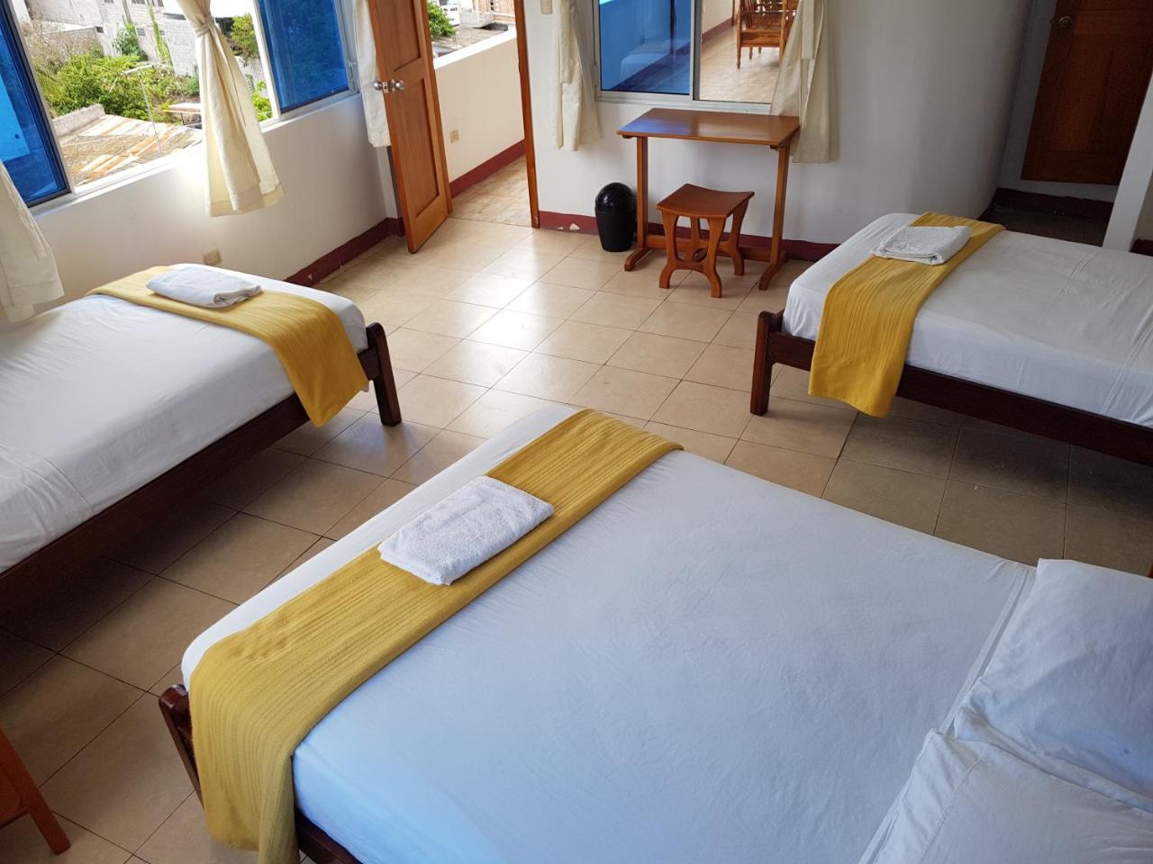 Gloria - Galapagos Inn Пуэрто-Айора Экстерьер фото