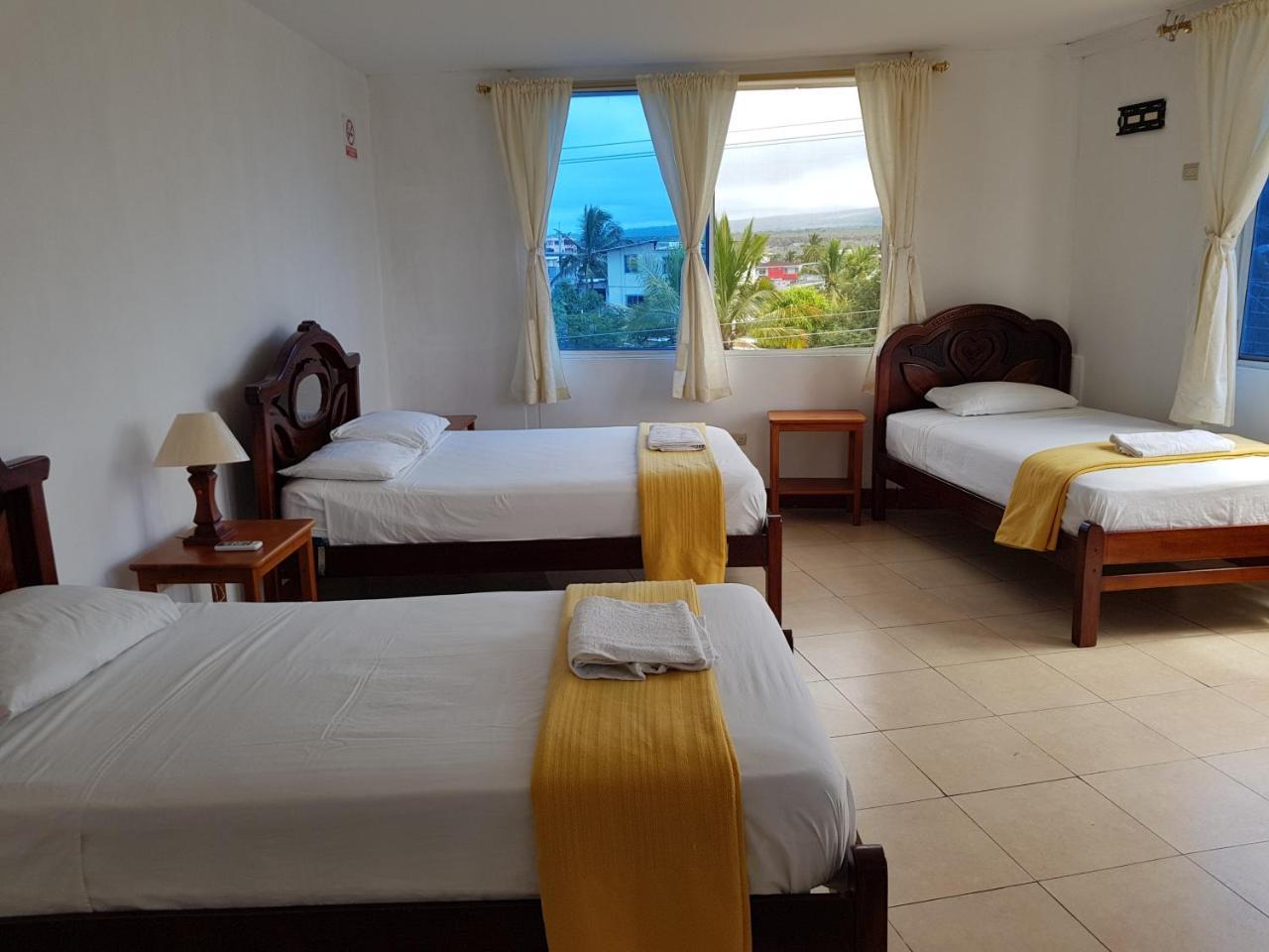 Gloria - Galapagos Inn Пуэрто-Айора Экстерьер фото