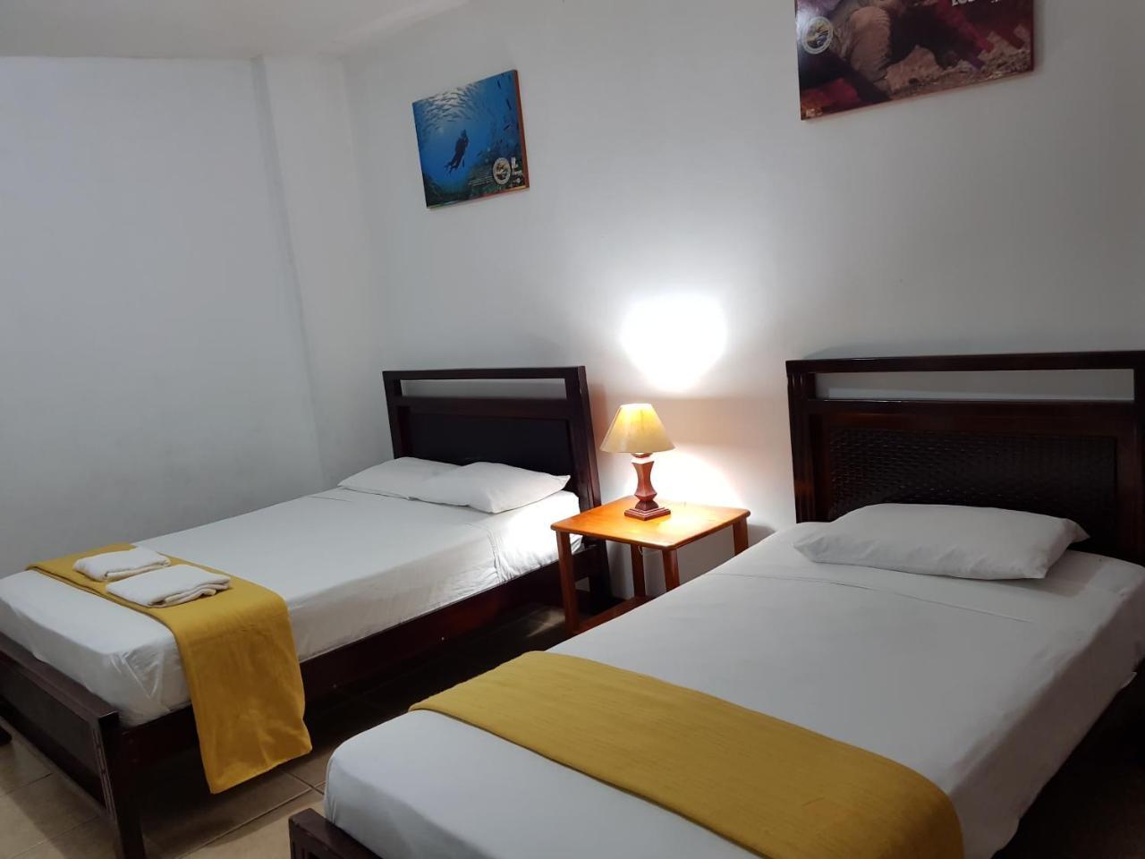 Gloria - Galapagos Inn Пуэрто-Айора Экстерьер фото