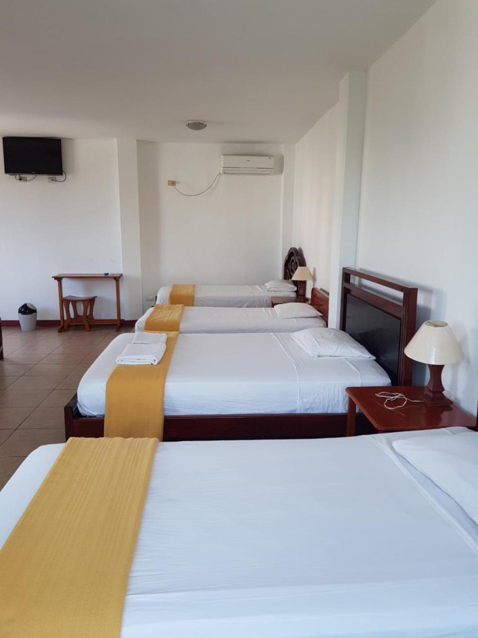 Gloria - Galapagos Inn Пуэрто-Айора Экстерьер фото