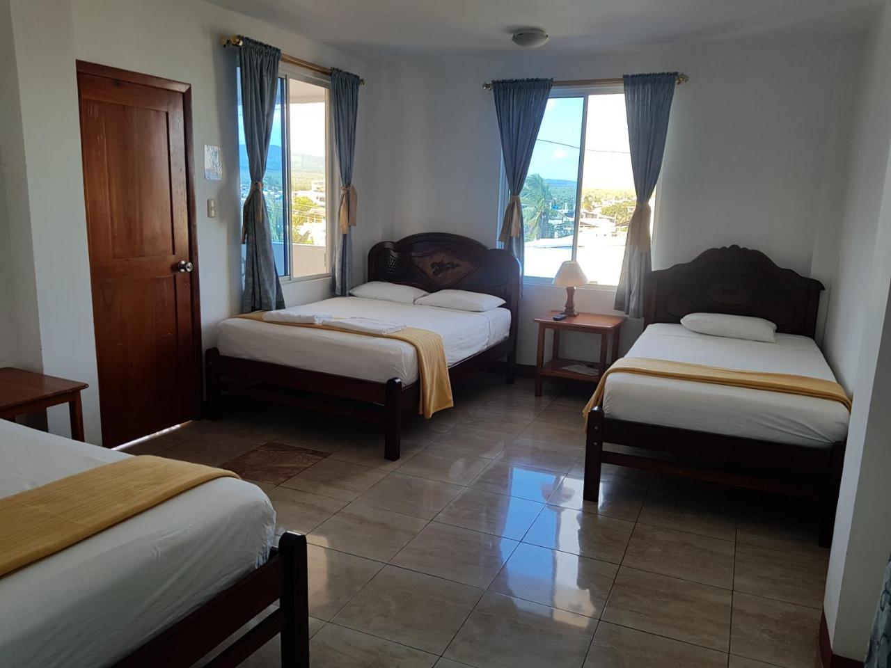 Gloria - Galapagos Inn Пуэрто-Айора Экстерьер фото